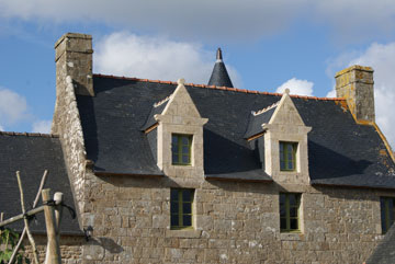 Lucarne à corbelets vue d'ensemble